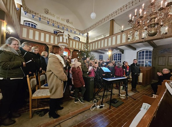 Abschluss-Chor in Silkerode  (Foto: Regina Englert)