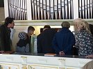 die Orgelexkursion im Mai 2023 war ein erster gemeinsamer Höhepunkt (hier Orgelkunde in Epschenrode) (Foto: Ulrike Patzelt)