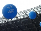 Gottesdienst - Luftballons mit dem Motto  (Foto: Thomas Ahlhelm)