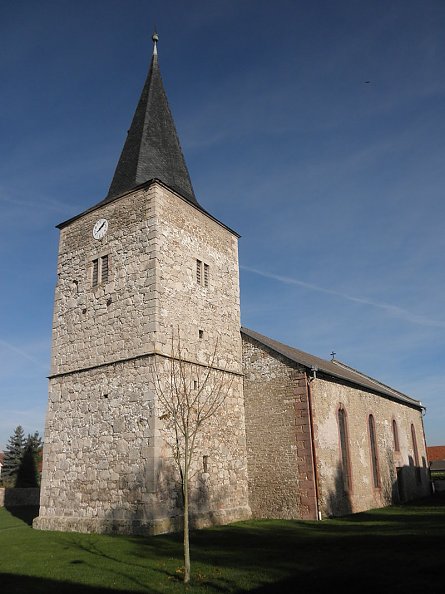 Kirche in Mackenrode (Foto: Gemeinde)