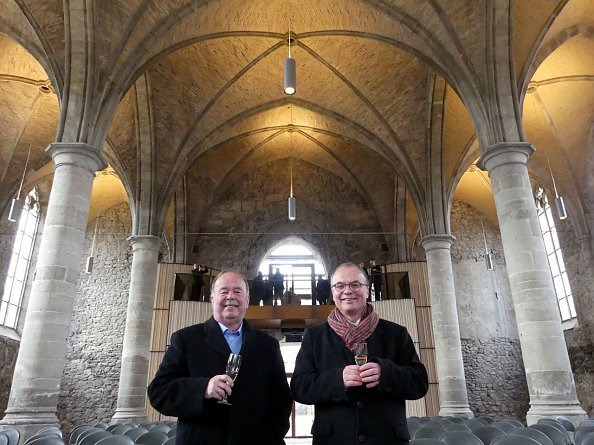 Martin Bischoff und Pfarrer Jochen Lenz bei der Eröffnung der Netzwerkkirche 2022 (Foto: R. Englert)
