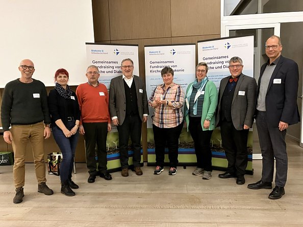 Begr&uuml;&szlig;ung Modellkirchenkreis Nordth&uuml;ringen (von links: OKR Christoph Stolte, Amtsleiter KKA M&uuml;hlhausen Micha Hofmann, Referentin Evangelische Kinderg&auml;rten im Kirchenkreis M&uuml;hlhausen Katrin Bauer, Superintendent des Kirchenkreises S&uuml;dharz Andreas Schwarze, Superintendent des Kirchenkreises M&uuml;hlhausen Christian Beuchel, Superintendentin des Kirchenkreises Bad Frankenhausen-Sondershausen Steffi (Foto: EKM und Diakonie)